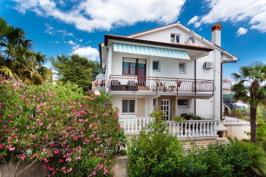 Apartmani Braut Kornić Exteriér fotografie