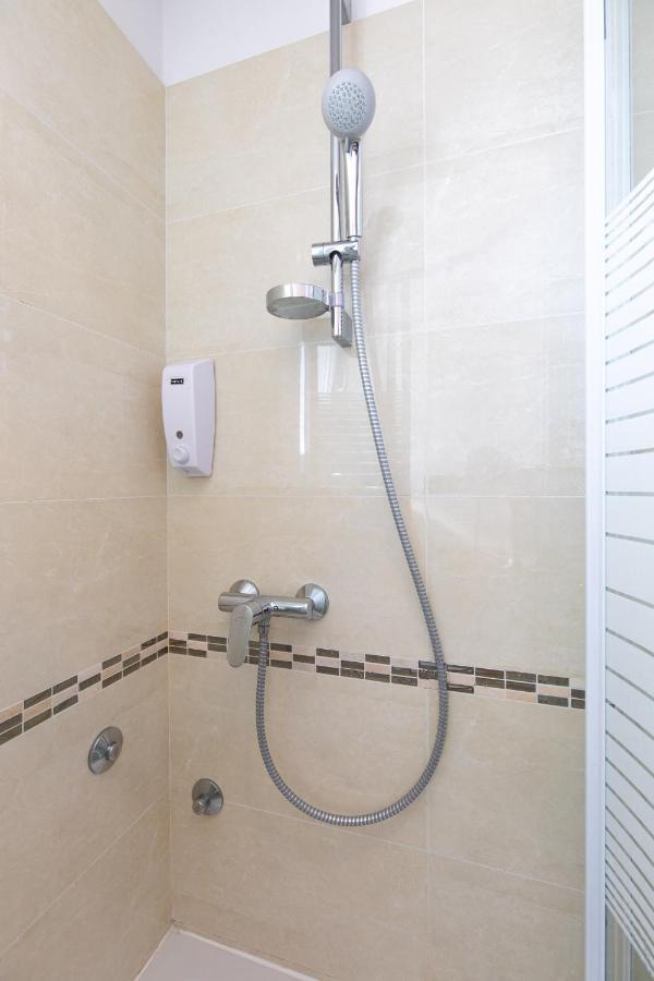 Apartmani Braut Kornić Exteriér fotografie